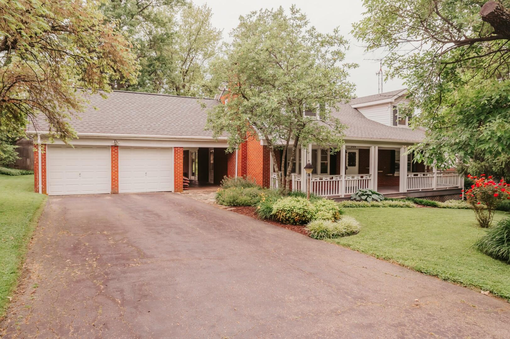 305 Strathmore Road Lexington, KY 40505 - Photo 2 of 21 AZB_2144 (Large)
