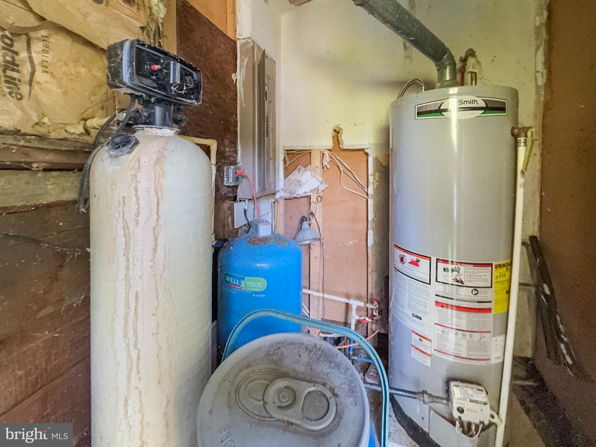 619 Main Street Leesburg, NJ 08327 - Photo 16 of 23 a utility room with dryer and washer