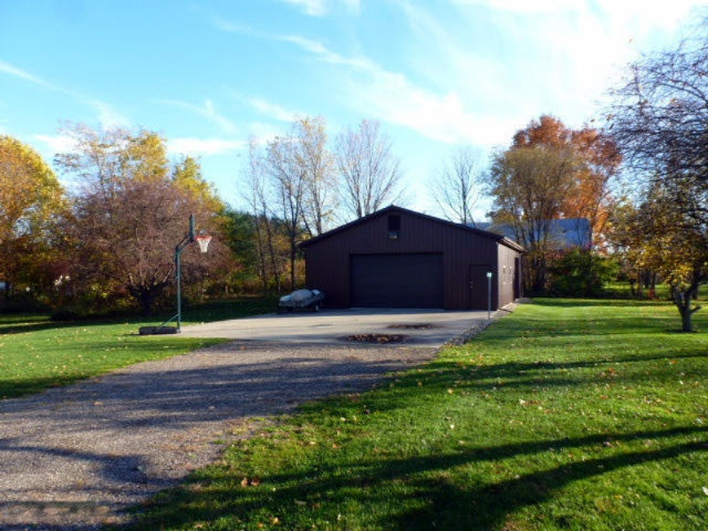 2735 Portage Road Niles, MI 49120 - Photo 2 of 39 P1030248