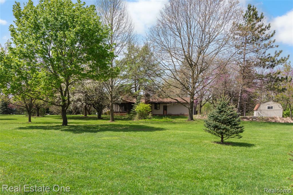 9050 Earhart Road South Lyon, MI 48178 - Photo 46 of 55