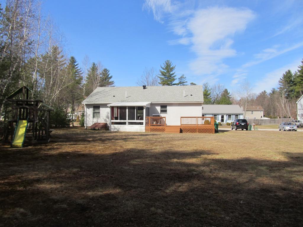 10 Echo Brook Road Rochester, NH 03839 - Photo 3 of 35