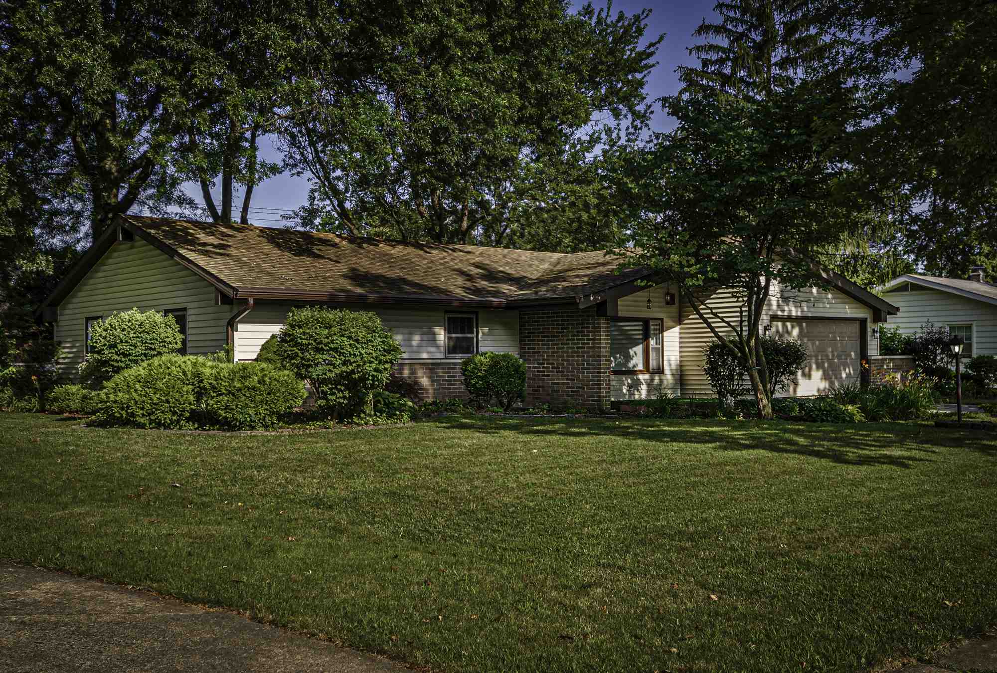 5725 Riviera Drive Fort Wayne, IN 46825 - Photo 2 of 31 Gallery Image 2