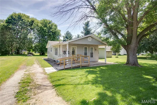 $100,000 | 511 South Pearl Street, Jerseyville, IL 62052