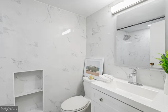 $2,500 | 4201 Cathedral Avenue Northwest, Unit 503W, Washington, DC 20016