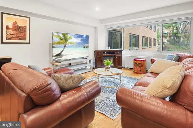 $2,500 | 4201 Cathedral Avenue Northwest, Unit 503W, Washington, DC 20016