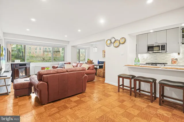 $2,500 | 4201 Cathedral Avenue Northwest, Unit 503W, Washington, DC 20016