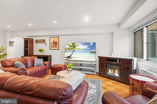 $2,500 | 4201 Cathedral Avenue Northwest, Unit 503W, Washington, DC 20016