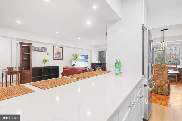 $2,500 | 4201 Cathedral Avenue Northwest, Unit 503W, Washington, DC 20016