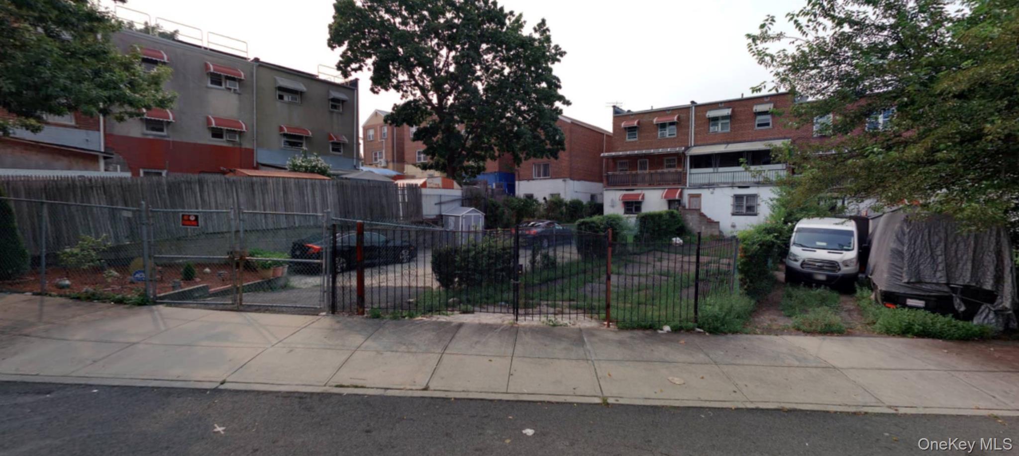 Sexton Place Bronx, NY 10469 - Photo 2 of 6