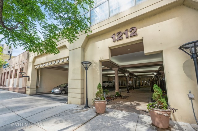 1212 North LaSalle Dr Unit P270  