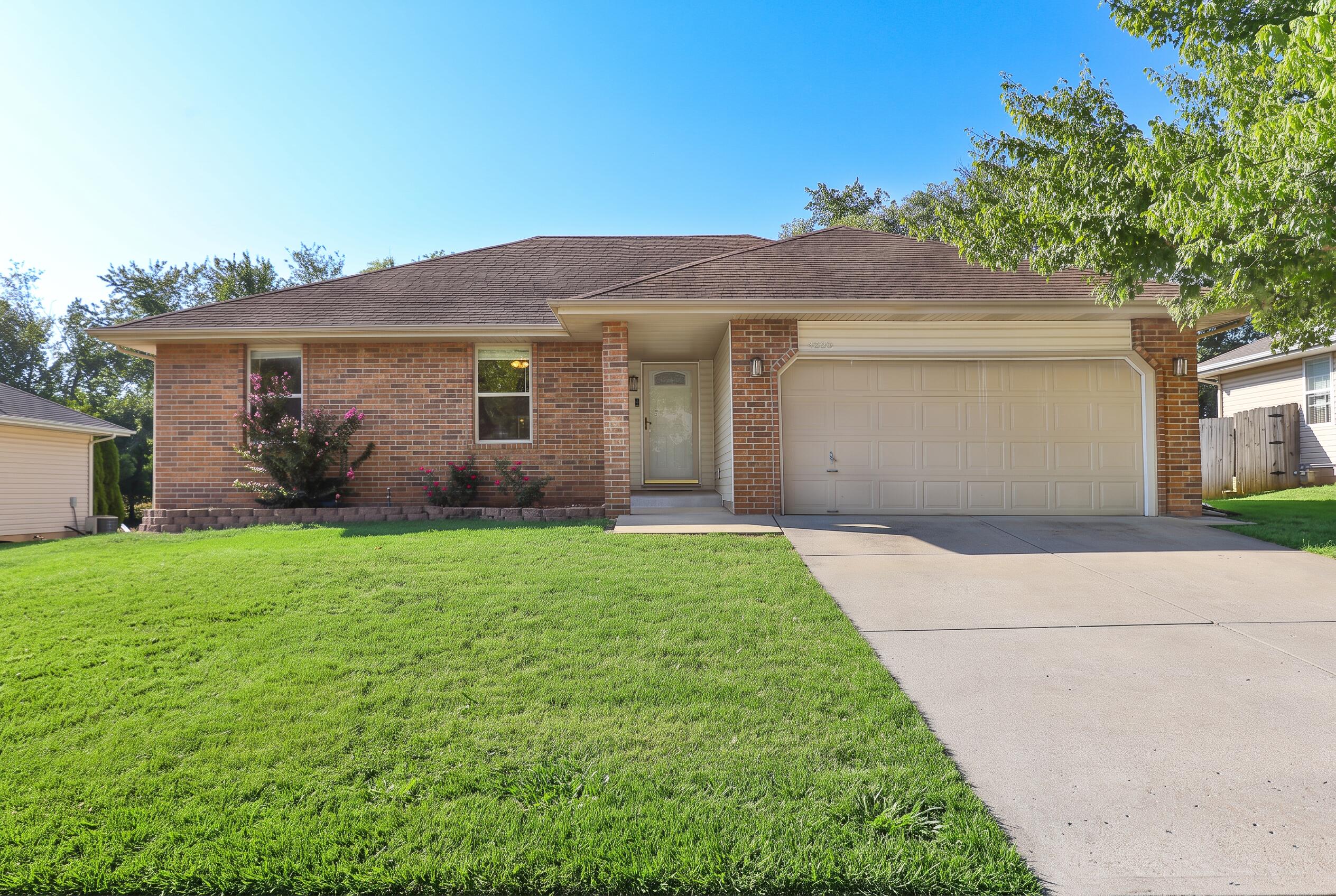 4230 West Madison Street Springfield, MO 65802 - Photo 1 of 22 Front