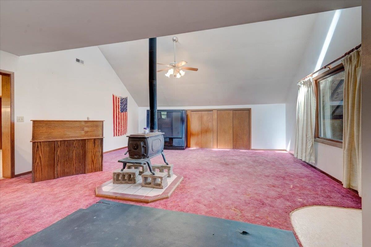 6081 River Jct Road Southeast Lone Tree, IA 52755 - Photo 5 of 27 Gallery Image 5