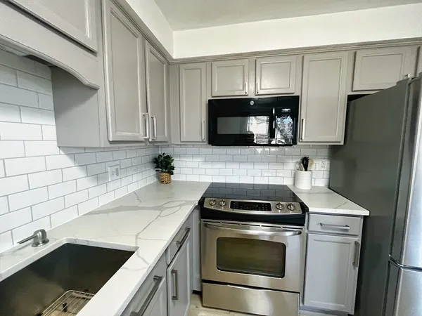 $550,000 | 1302 Lewis O Gray Drive, Unit 1302, Saugus, MA 01906