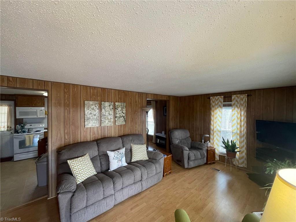 6040 Austin Little Mountain Road Elkin, NC 28621 - Photo 12 of 45 Gallery Image 12