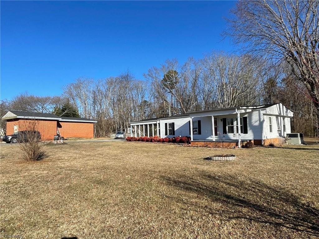 6040 Austin Little Mountain Road Elkin, NC 28621 - Photo 4 of 45 Gallery Image 4