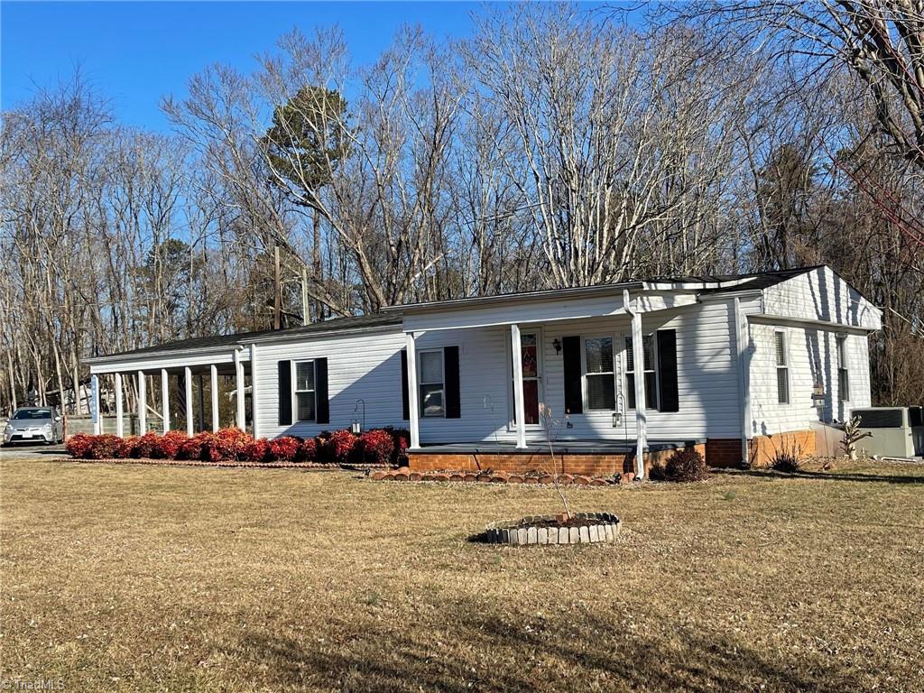 6040 Austin Little Mountain Road Elkin, NC 28621 - Photo 5 of 45 Gallery Image 5