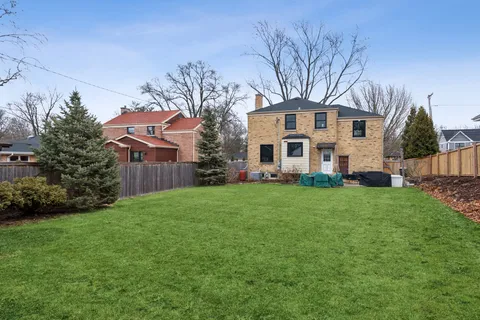 $589,000 | 328 Lorraine Street, Glen Ellyn, IL 60137