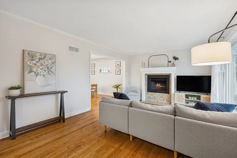 $589,000 | 328 Lorraine Street, Glen Ellyn, IL 60137