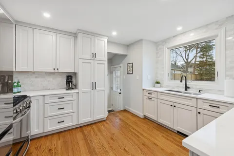 $589,000 | 328 Lorraine Street, Glen Ellyn, IL 60137