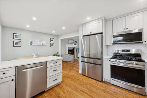 $589,000 | 328 Lorraine Street, Glen Ellyn, IL 60137