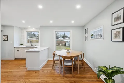 $589,000 | 328 Lorraine Street, Glen Ellyn, IL 60137