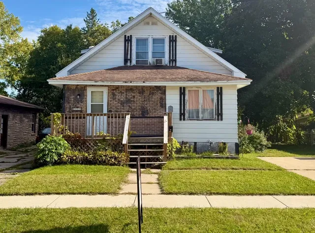 $130,000 | 134 North Adams Street, Oconto Falls, WI 54154