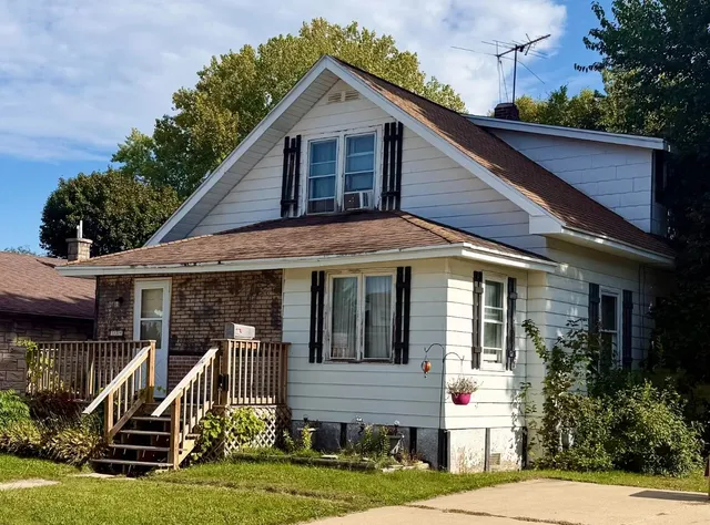 $130,000 | 134 North Adams Street, Oconto Falls, WI 54154