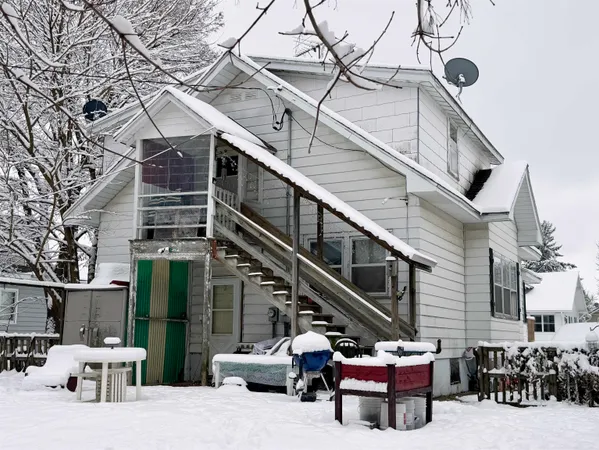 $130,000 | 134 North Adams Street, Oconto Falls, WI 54154