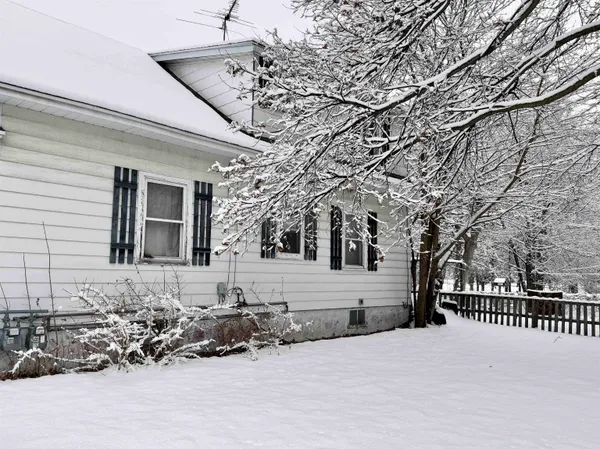 $130,000 | 134 North Adams Street, Oconto Falls, WI 54154
