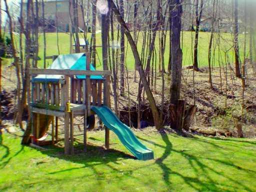 523 McCombs Road Venetia, PA 15367 - Photo 4 of 6 Gallery Image 4