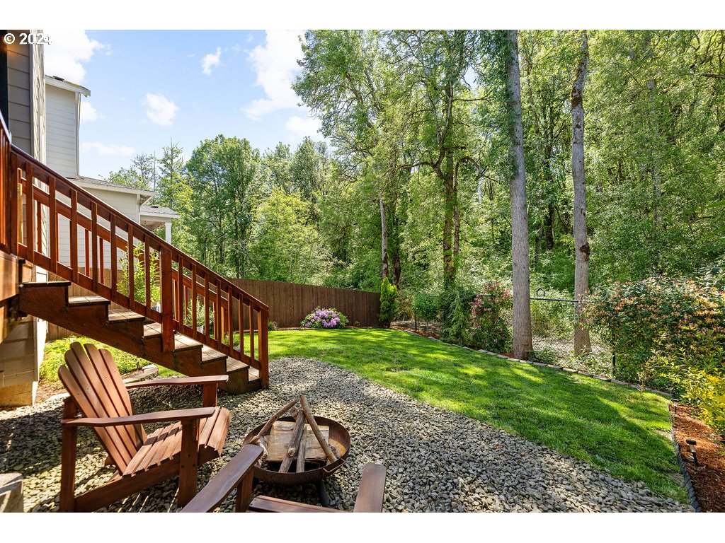 327 South 39th Drive Ridgefield, WA 98642 - Photo 44 of 48 a view of an outdoor space with seating area