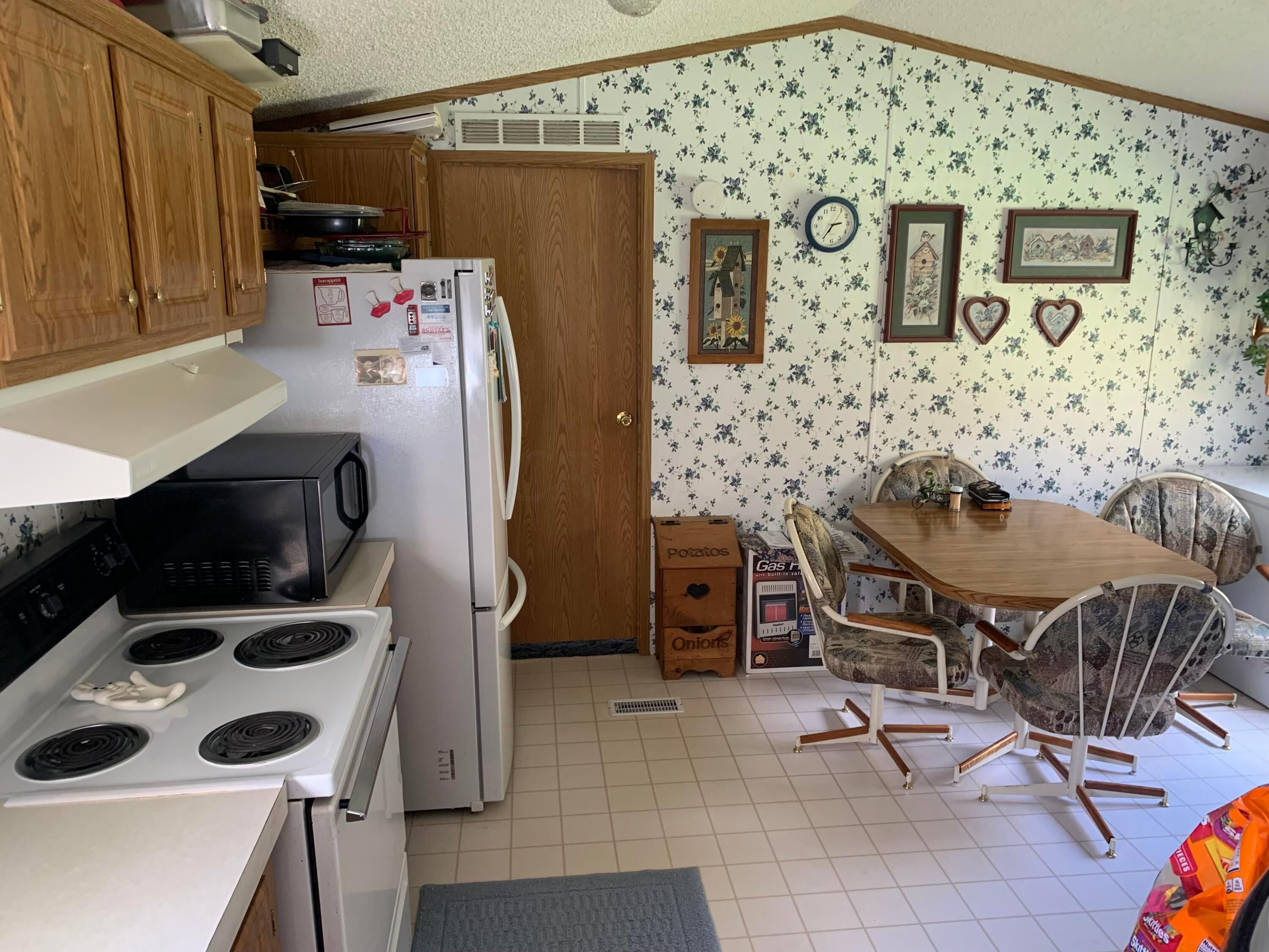 461 Hollingshead Road Wellston, OH 45692 - Photo 9 of 15