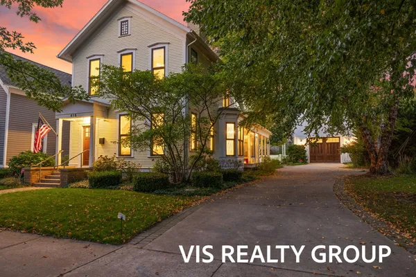 $1,175,000 | 415 Howard Avenue, Grand Haven, MI 49417