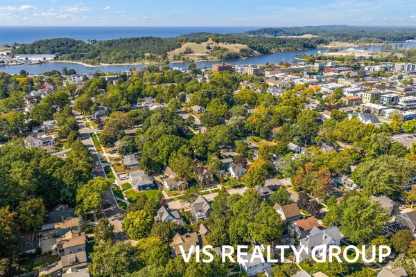 $1,175,000 | 415 Howard Avenue, Grand Haven, MI 49417