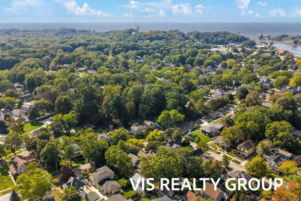 $1,175,000 | 415 Howard Avenue, Grand Haven, MI 49417