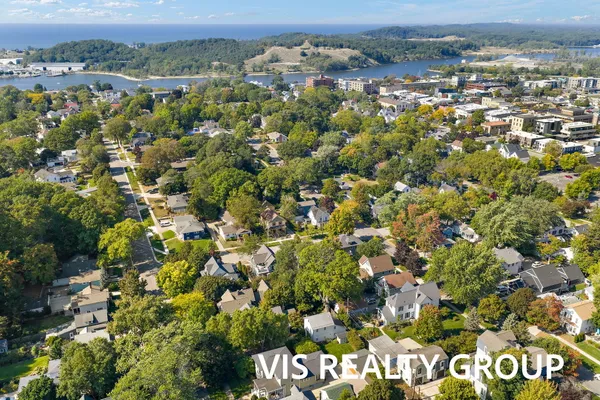 $1,175,000 | 415 Howard Avenue, Grand Haven, MI 49417