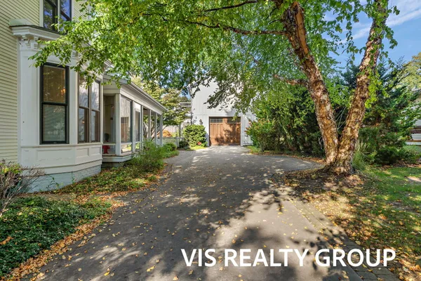 $1,175,000 | 415 Howard Avenue, Grand Haven, MI 49417