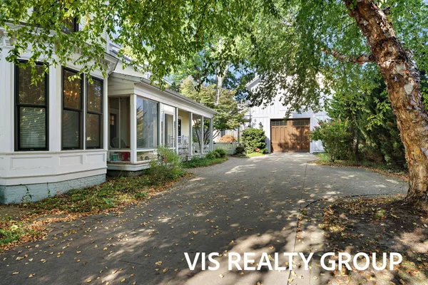 $1,175,000 | 415 Howard Avenue, Grand Haven, MI 49417