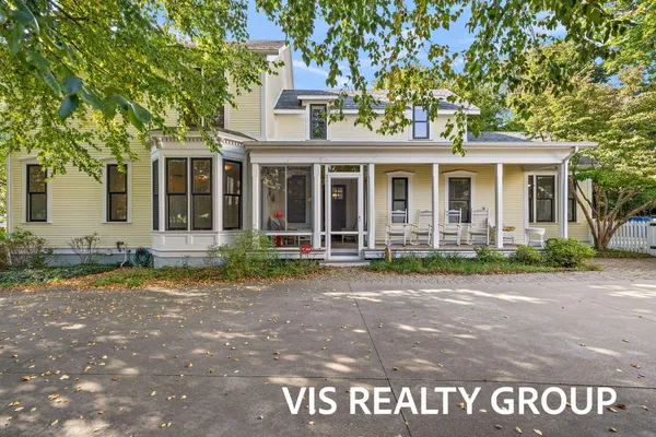 $1,175,000 | 415 Howard Avenue, Grand Haven, MI 49417