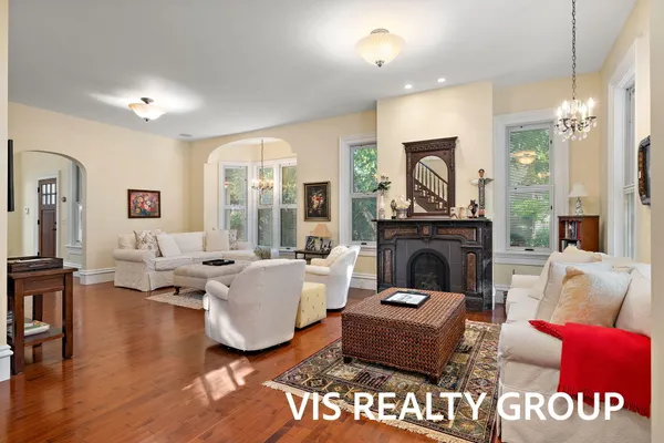 $1,175,000 | 415 Howard Avenue, Grand Haven, MI 49417