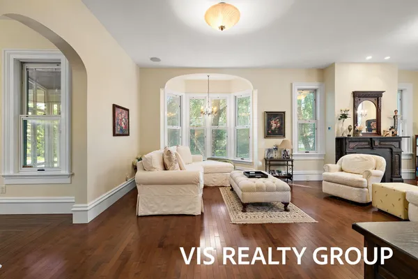 $1,175,000 | 415 Howard Avenue, Grand Haven, MI 49417