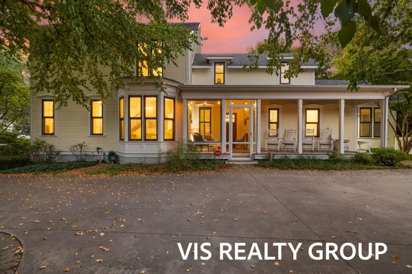 $1,175,000 | 415 Howard Avenue, Grand Haven, MI 49417