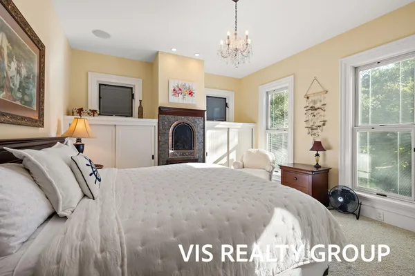 $1,175,000 | 415 Howard Avenue, Grand Haven, MI 49417