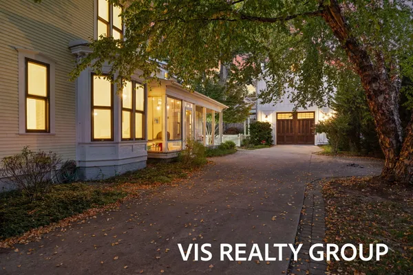 $1,175,000 | 415 Howard Avenue, Grand Haven, MI 49417