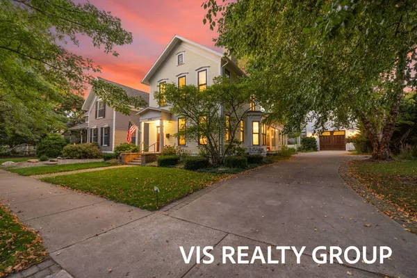 $1,175,000 | 415 Howard Avenue, Grand Haven, MI 49417