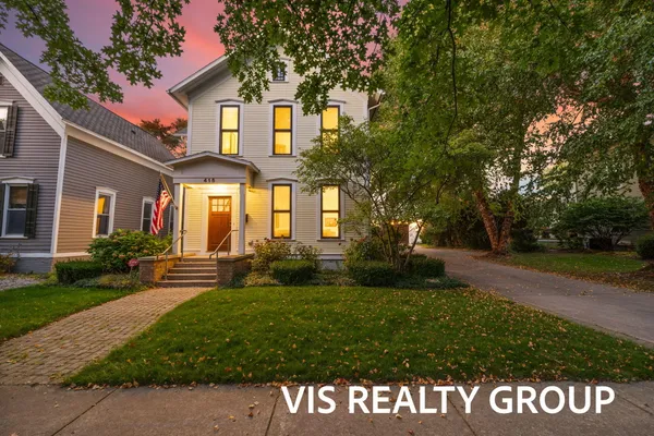 $1,175,000 | 415 Howard Avenue, Grand Haven, MI 49417