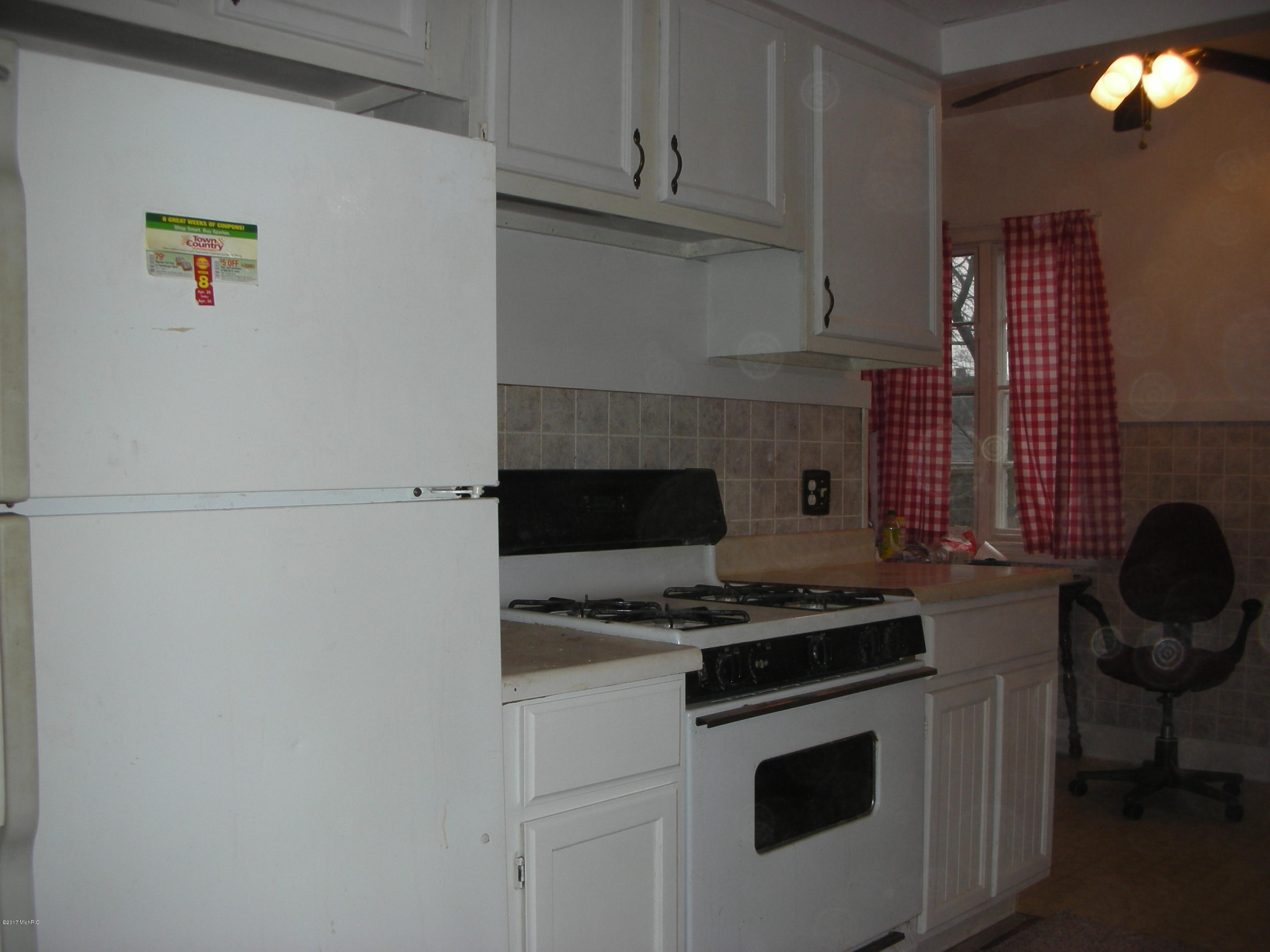 817 Reed Street Kalamazoo, MI 49001 - Photo 4 of 7 DSCN4524