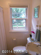 1027 Park Road Jackson, MI 49203 - Photo 18 of 47 1027 Park New Main bath