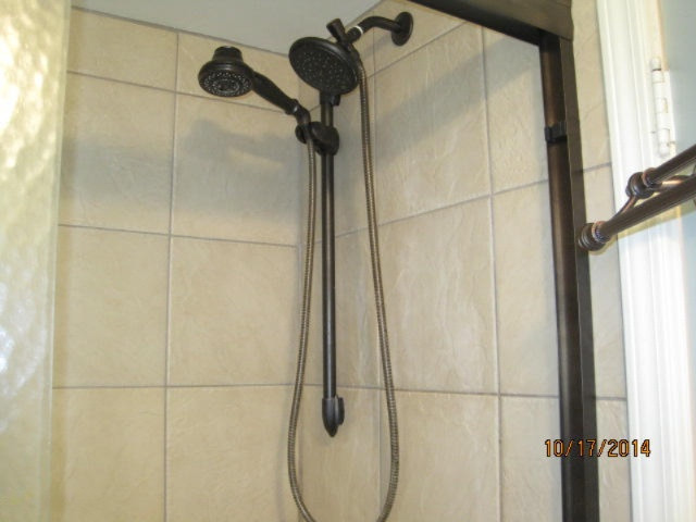 1027 Park Road Jackson, MI 49203 - Photo 21 of 47 shower head up