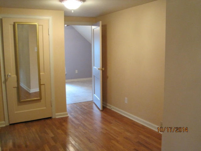 1027 Park Road Jackson, MI 49203 - Photo 22 of 47 Additional View Upstairs Bedroom